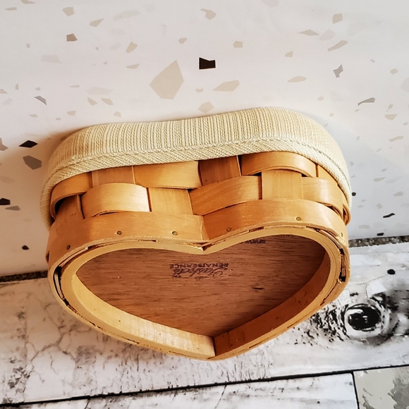 Taskets Renaissance Heart Basket with Fabric and Plastic Liner - Picture 9 of 9